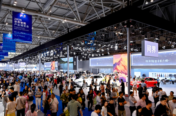 博星配资 赛力斯展馆成智博会超火爆打卡地 超20万观众现场参观
